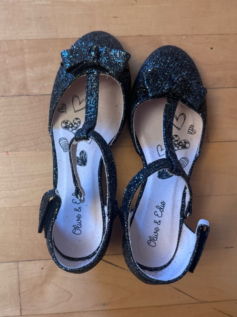 Girls' Black Glitter T-Strap Dress Shoes size 3
